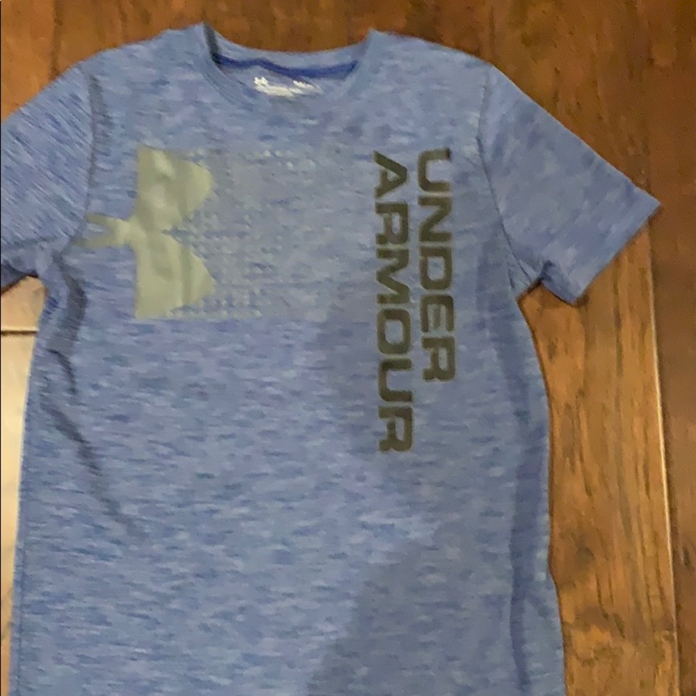 Boys Under Armor T-shirt